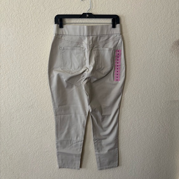 Nine West Heidi Pull on Crop Size 6 NEW - Picture 3 of 11